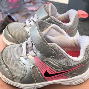 Toddler girls Nike shoes